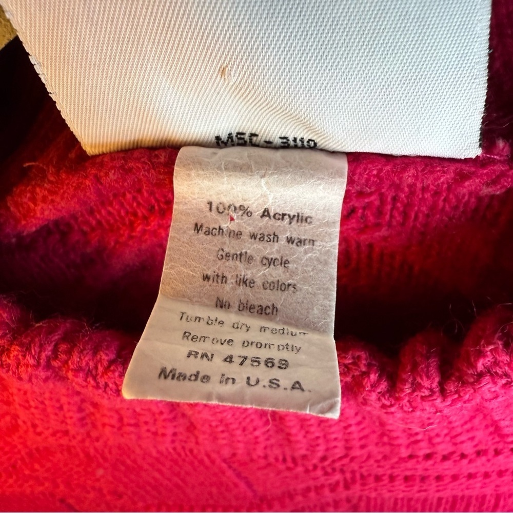 Vintage Large Class 955 80s Red Soft Cozy Textured Knit Sweater USA Made - Picture 4 of 7